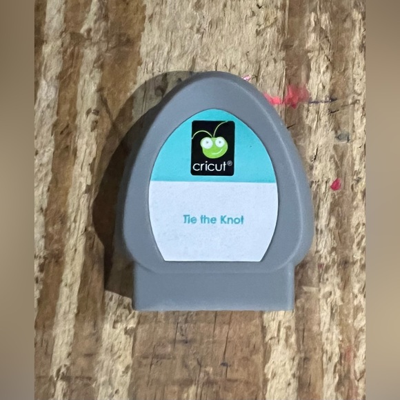 CRICUT - Tie the Knot - Provo Craft 2009 - Picture 3 of 4